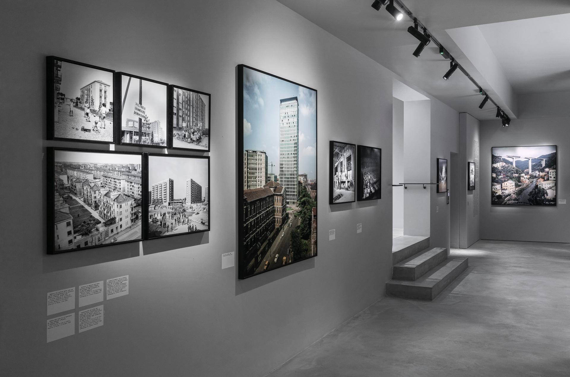 Dalla scansione a tamburo alla stampa inkjet fine art di grandissimo formato per la mostra di Publifoto Intesa SanPaolo presso le Gallerie di Italia a Torino.